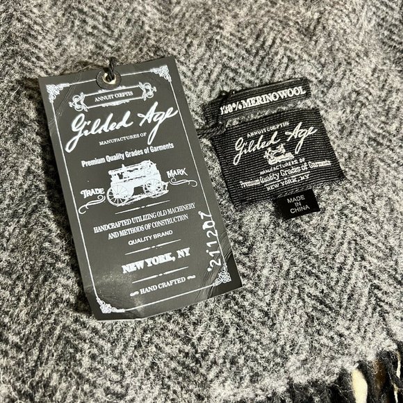 New Gilded Age 100% Merino Wool Scarf - Picture 3 of 3